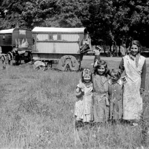 Romany Gypsy Girls on Epsom Downs Print