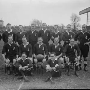 Le rugby à Twickenham, Londres Armée contre Marine L'équipe de la marine 1er mars 1924. Le rugby à Twickenham, Londres Armée contre Marine L'équipe de la marine 1er mars 1924.