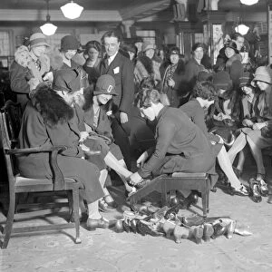 Sales time in Kensington. 1928