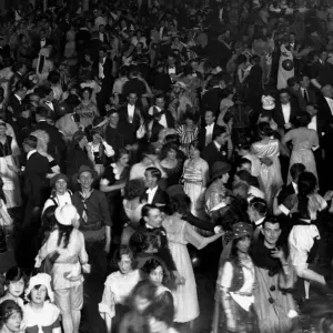 Selfridges Ball at the Albert Hall c. 1925 dance / dancing / party season / celebration Selfridges Ball at the Albert Hall c. 1925 dance / dancing / party season / celebration