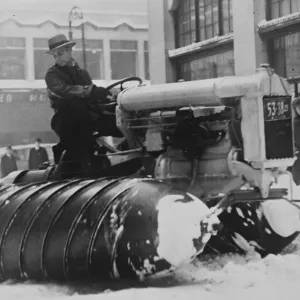 Snow motors in New York Snow motors seen at work in the streets of New York after Snow motors in New York Snow motors seen at work in the streets of New York after