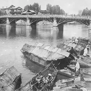 Srinagar, Kashmir. The bridge over the Jhelum River. 4 December 1924