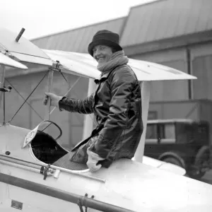 At Stag Lane Aerodrome, Hendon. Hon Lady Bailey ( wife of Sir Abe Bailey ), who At Stag Lane Aerodrome, Hendon. Hon Lady Bailey ( wife of Sir Abe Bailey ), who