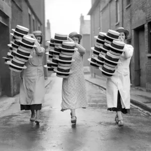 Straw and Felt Hat Making Print, 24 April 1934 Straw and Felt Hat Making Print, 24 April 1934