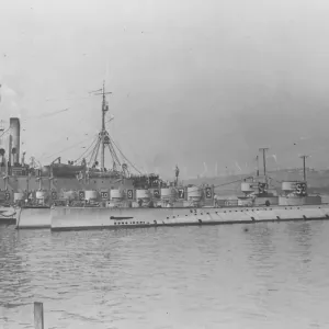 Two submarines of thes type are seen with submarines of the R type 1920 Two submarines of thes type are seen with submarines of the R type 1920