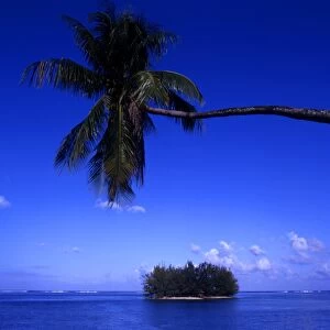 T4. 024. Tahiti Group. Morea. Small island off Morea