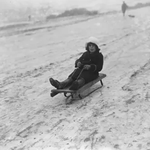 Tobagganing on Hampstead Heath 22 January 1917 Tobagganing on Hampstead Heath 22 January 1917