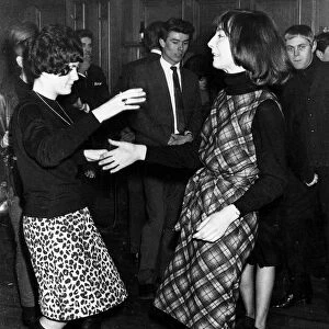Twist 1960s dance / dancing / party season / celebration / happy vintage news archive