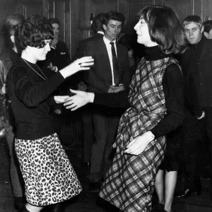 Twist 1960s dance / dancing / party season / celebration / happy vintage news archive