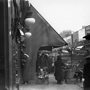 Typical street market scene in Lambeth Walk, London - 1932 A TopFoto