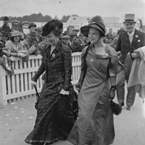 Victorian dress at Ascot races. 19 June 1935