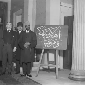Welcomed in native language. Afghan Minister visits London School of Oriental Studies