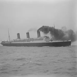 RMS Majestic Print - World's Largest Ship at Southampton RMS Majestic Print - World's Largest Ship at Southampton
