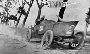 100 CV Gobron- Brille reached a record speed of 134 kmh. 1903