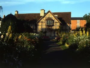 Britain Prints: 178. Shakespeares birth-place, Stratford upon Avon, England