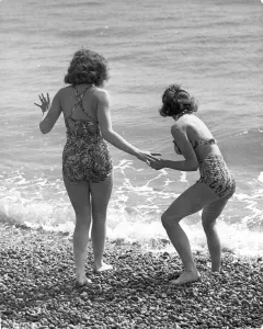 Paddling Prints: 1950s CLICHES DECADES MAY 27 1950