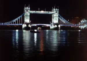 Landmark Prints: 267 Tower Bridge, London ?2006 Charles Walker / TopFoto