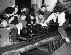 Show Prints: The 33rd Model Railway Exhibition of the Model Railway Club opens in Central Hall