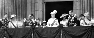6 May 1935 The balcony of Buckingham Palace after the Silver Jubilee thanks giving