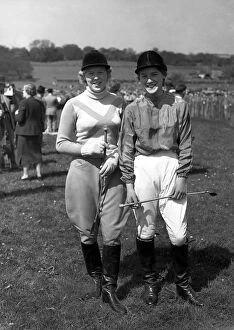 1950s Collection: 9 May 1954 Miss Tessa Covell and Miss Maureen McKenna, lady jockeys for the Pendarves
