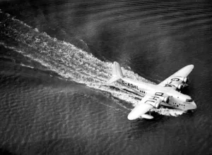 Aerial view of the Canopus, first of the new 17 1 / 2 tons Imperial Airways flying
