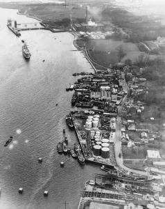 Dock Prints: Aerial view of Greenhithe, Kent overlooking Everards shipyard, HMS Worcester
