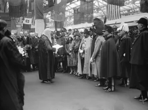 Afghan King and Queen arrive in England. The King and Queen of Afghanistan receiving