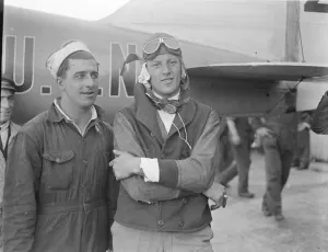 America wins Schneider cup at Cowes. Lieut Rittenhouse, the winner, with his