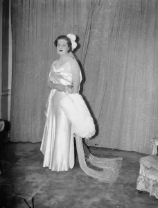 Gown Prints: American debutantes at third court. Miss May Henderson Osborne, daughter of Mr