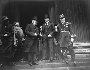 American Navy Day in London. Wreath placed on Nelsons tomb. Left to right
