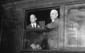 Amundsen Ellsworth Polar expedition Captain Roald Amundsen ( right ) and Lincoln