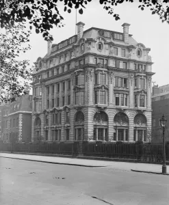 Anglo American Building Empire House London, Shoe lane