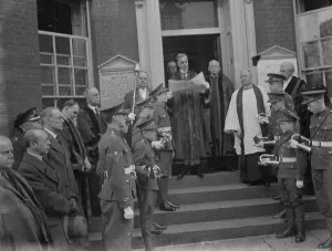 Uniforms Prints: Announcing the new King in Dartford. The royal proclamation of the accession of