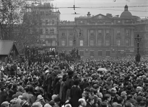 Framed Print : Armistice Day at Bristol. 11 November 1928 Framed Print : Armistice Day at Bristol. 11 November 1928