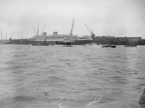 Liner Prints: The arrival of the Friendship at Southampton. The Friendship in Southampton Water