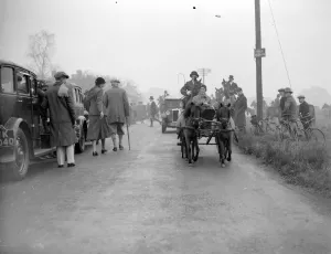 Meeting Prints: Arriving for the Hunt. 1933