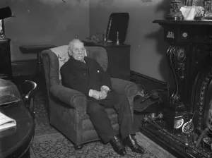 Australian cricket pioneer, Sir David Sarjeant as last survivor of test 70 years
