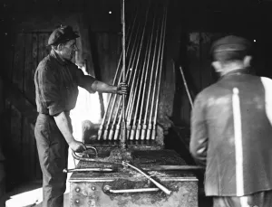 Barowslav, Galicia. Drilling for oil. 25 October 1921