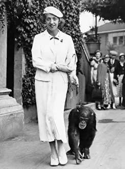 International Herald Tribune Prints: The beautiful Lillian Starr, famous Budapest musical comedy actress, who is paying