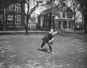 Bedford College girls cricket practice 5 May 1923