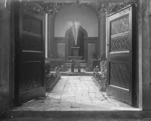 Begum of Bhopal visits Woking mosque. 9 October 1925