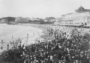 Leisure Prints: Biarritz, on the Bay of Biscay in France Photo from Edwardian or Victorian era 31