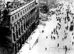 Bloody Easter Dublin Further down O Connel Street from the beseiged post office