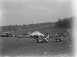 Brands Hatch on Easter Monday. 1937