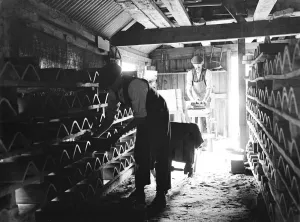 Trade Prints: Brickmaking, Hollingbourne. 1935