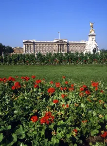Britain, London Buckingham Palace A 2006 Charles Walker / TopFoto