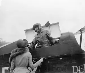 British air race round Britain. Lady Saville saying goodbye to a friend. 8 September