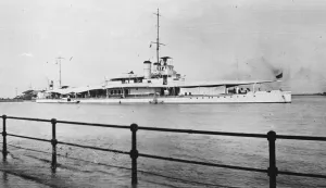 British warship at Hankow. HMS Mantia arriving at Hankow to protect British interests