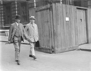 Cabinet Ministers in Summer Wear Dr Macnamara ( left ) and Sir Hamar Greenwood