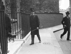 The cabinet and the raid on Arcob. Sir William Joynson Hicks, the Home Secretary, arriving
